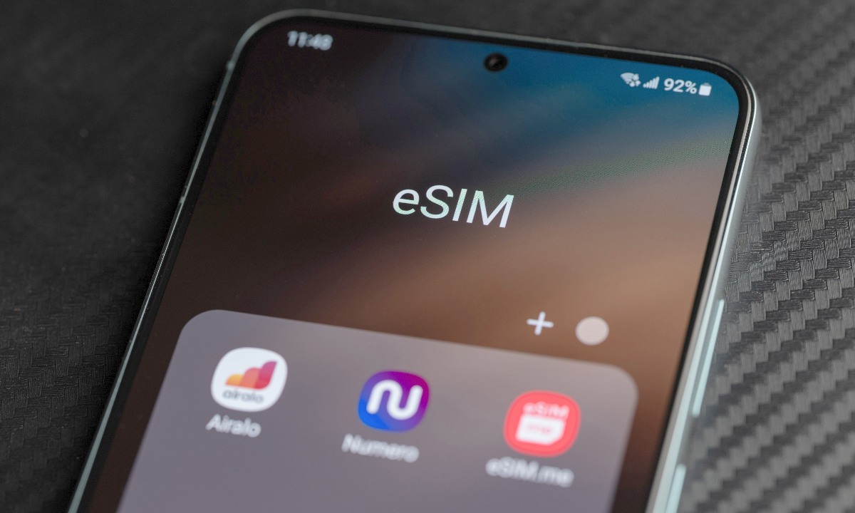 La eSIM est disponible chez de nombreux opérateurs.